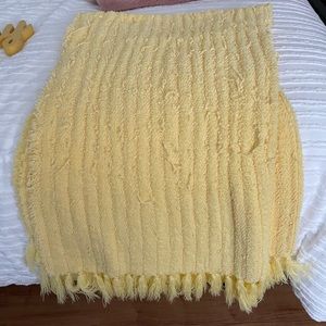 Yellow throw blanket 3ft x 5ft